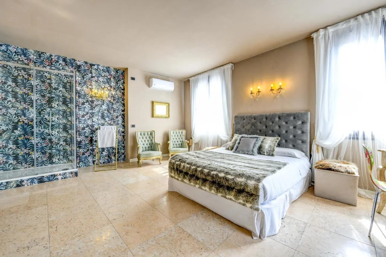 Guest house Prestige Suite Sirmione Italy